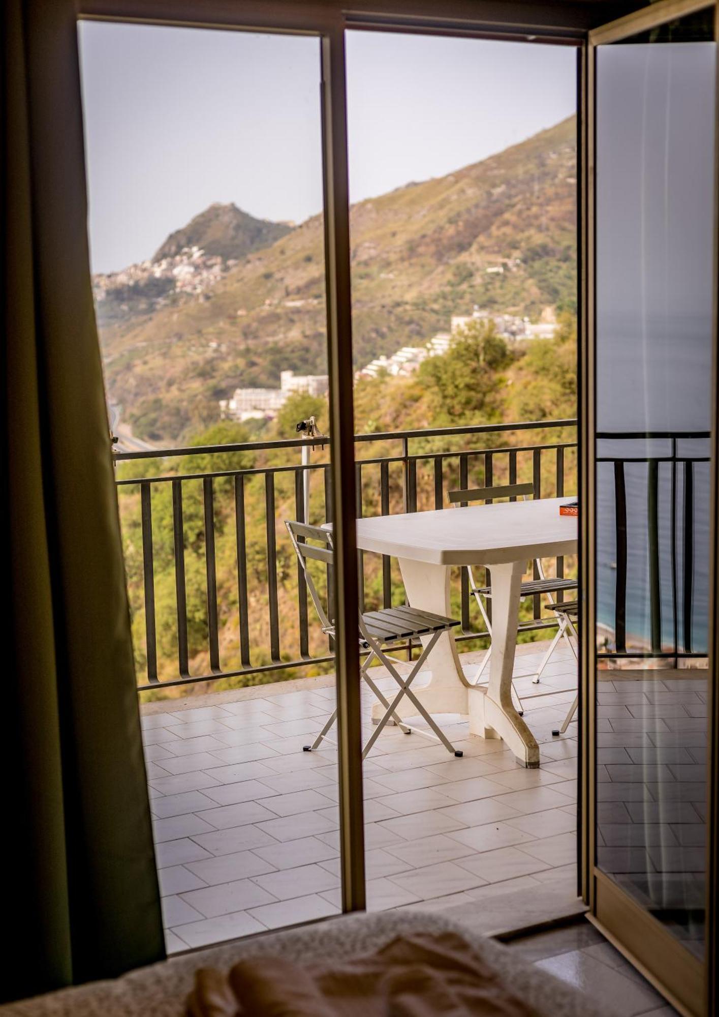 Appartement Collina Del Sole à Letojanni Extérieur photo